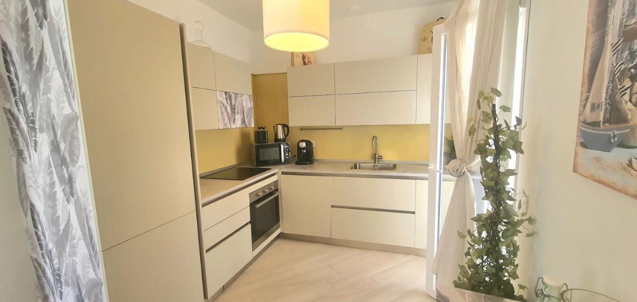 Residence Eucalyptus Suite 2 Casa Indipendente Sanremo Luaran gambar